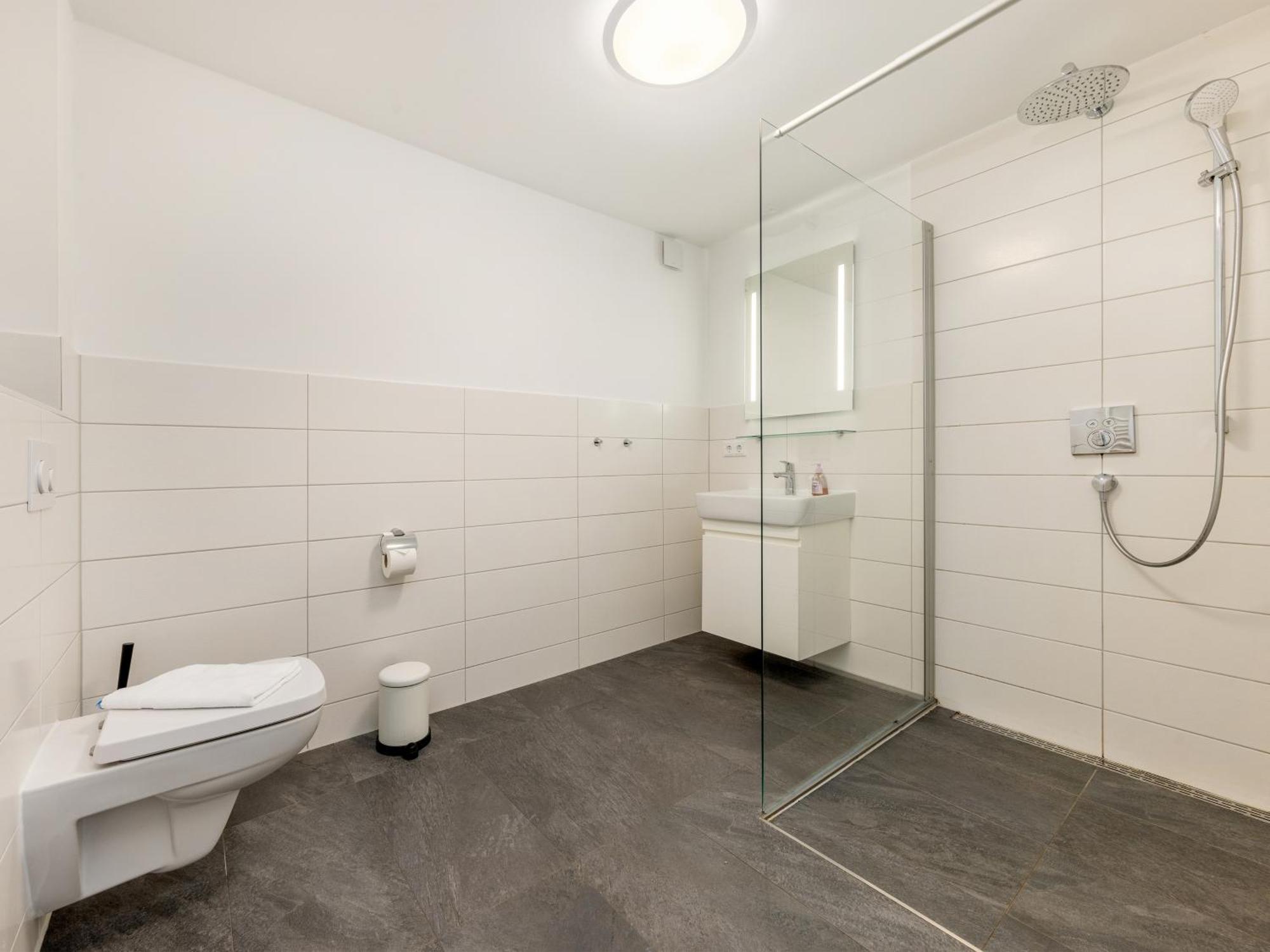 Ferienwohnung Meeresrauschen In Der Residenz Clara Sophia Остзебад Бинц Екстериор снимка